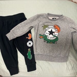 12 months Converse Outfit